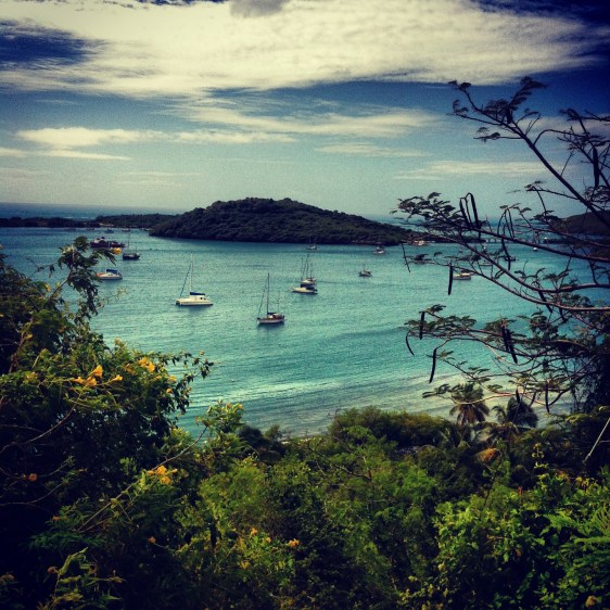 Riktigt så här idylliskt är det på vår uppläggningsplats... men snart ligger vi här till ankars!