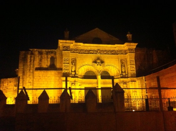 Den gamla katedralen i Colonial