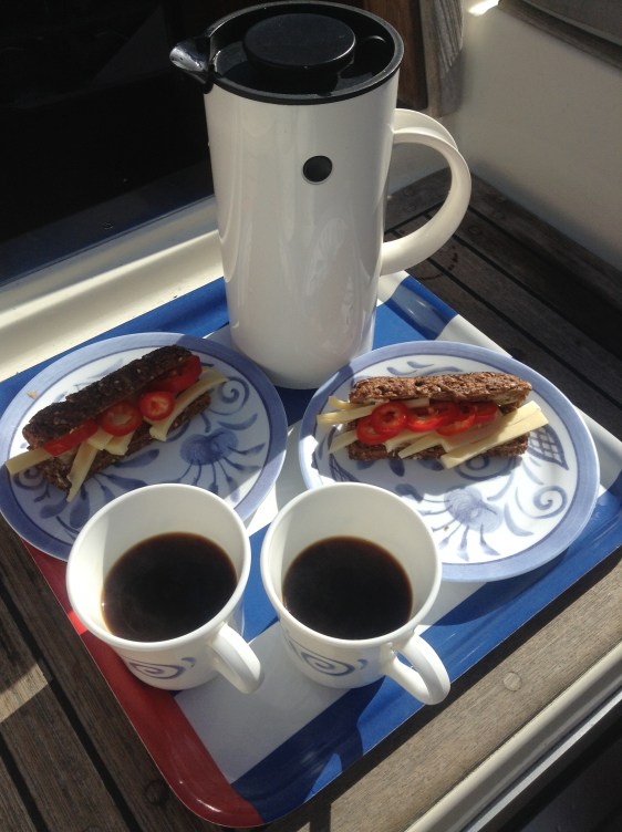 Nybakt danskt rågbröd